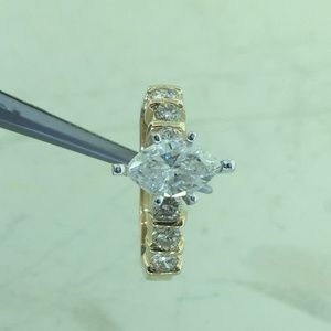 1.0 CT Marquise & Round Diamond Engagement…